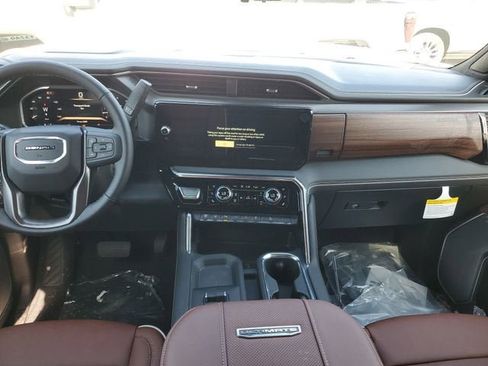 New 2026 GMC Sierra 3500 Denali Ultimate AWD/4WD image 15
