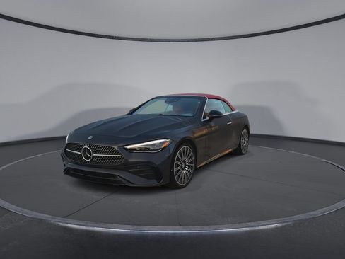 Used 2024 Mercedes-Benz CLE 300 4MATIC Cabriolet image 4