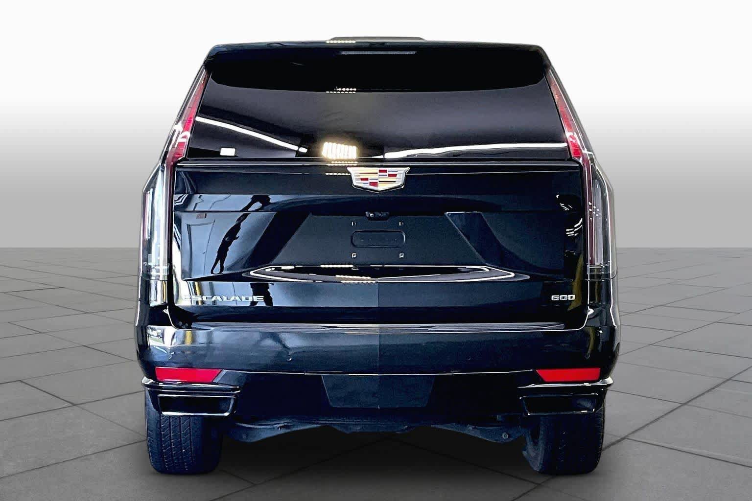 Used 2024 Cadillac Escalade ESV Sport w/ Heavy-Duty Trailer Package AWD/4WD image 5