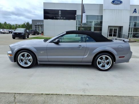 Used 2006 Ford Mustang GT Premium image 2