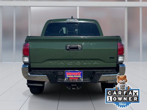 Used 2022 Toyota Tacoma TRD Off-Road AWD/4WD image 5