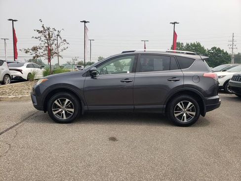 Used 2018 Toyota RAV4 XLE w/ Plus Extra Value Package AWD/4WD image 7