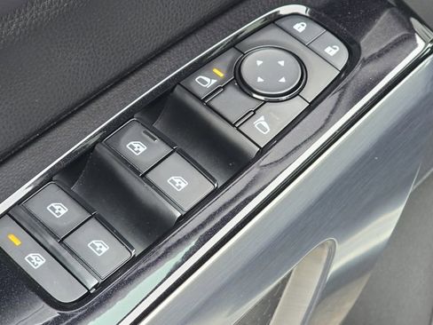 Used 2022 Nissan Pathfinder SL w/ SL Premium Package image 29