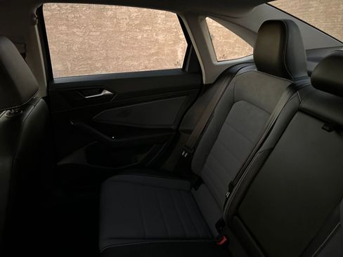 Used 2025 Volkswagen Jetta SE image 39