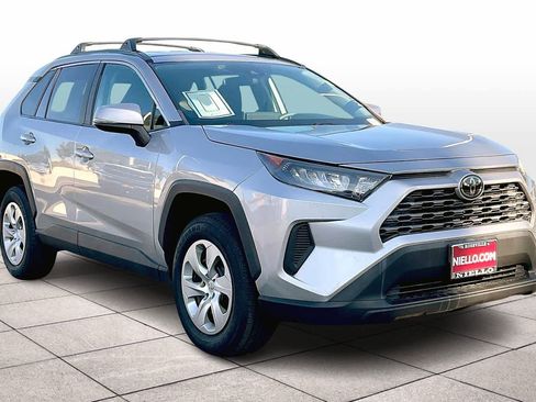 Used 2019 Toyota RAV4 LE w/ Carpet Mat Package image 2