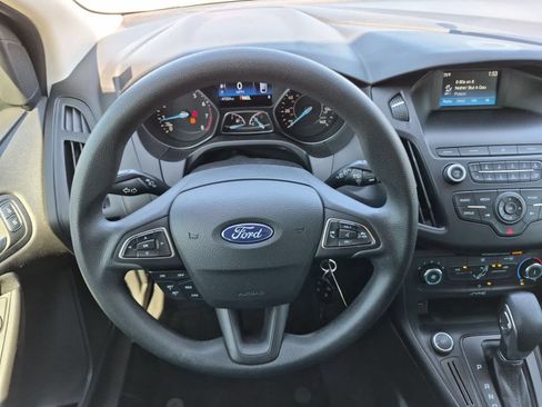 Used 2018 Ford Focus SE FWD image 22