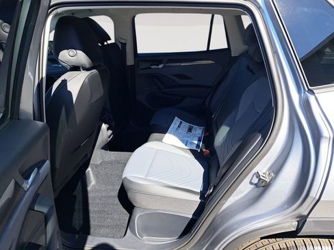 New 2025 Volkswagen Tiguan SE FWD image 14