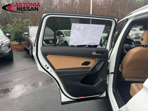 Used 2024 Volkswagen Tiguan SE image 36