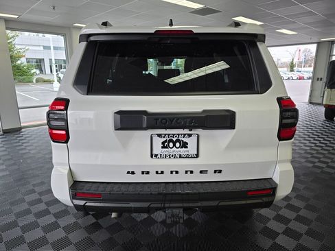 Used 2025 Toyota 4Runner SR5 image 4