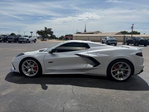 Used 2023 Chevrolet Corvette Stingray Premium Conv w/ Z51 Performance Package RWD image 2