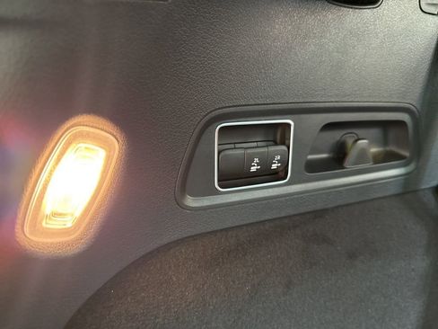 Certified 2025 Mercedes-Benz GLS 450 4MATIC image 32