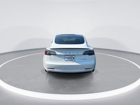 Used 2022 Tesla Model 3 Long Range AWD/4WD image 8