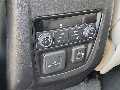 Used 2023 Buick Enclave Avenir w/ Avenir Technology Package image 10