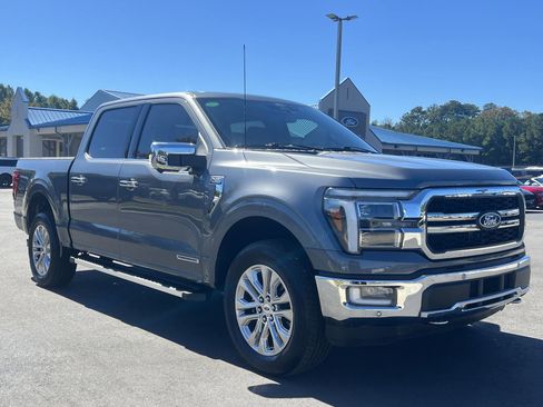 Used 2024 Ford F150 Lariat w/ FX4 Off-Road Package image 4