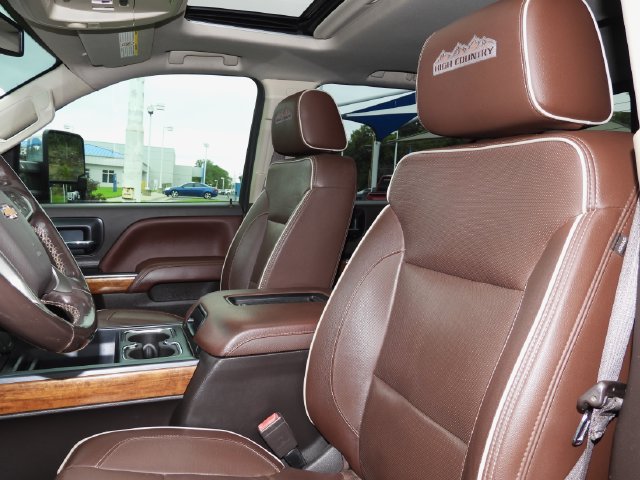 Used 2018 Chevrolet Silverado 2500 High Country w/ Duramax Plus Package AWD/4WD image 32