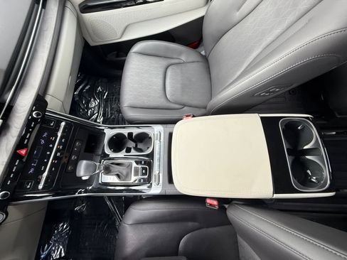 Used 2024 Kia Carnival SX FWD image 17
