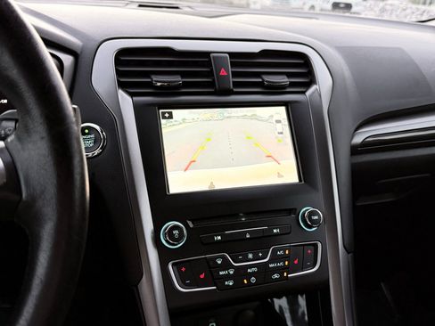 Used 2018 Ford Fusion SE w/ Equipment Group 602A image 33