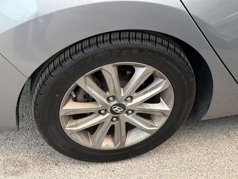 Used 2014 Hyundai Elantra SE w/ Option Group 02 image 9