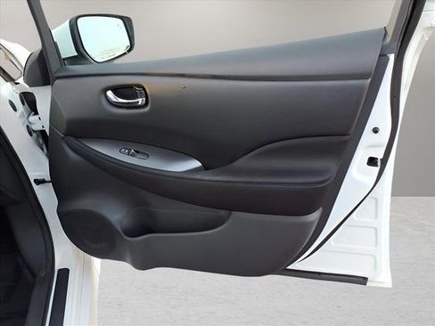 Used 2020 Nissan Leaf S w/ S Charge Package image 17