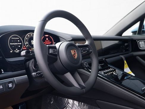 New 2026 Porsche Panamera 4 image 4