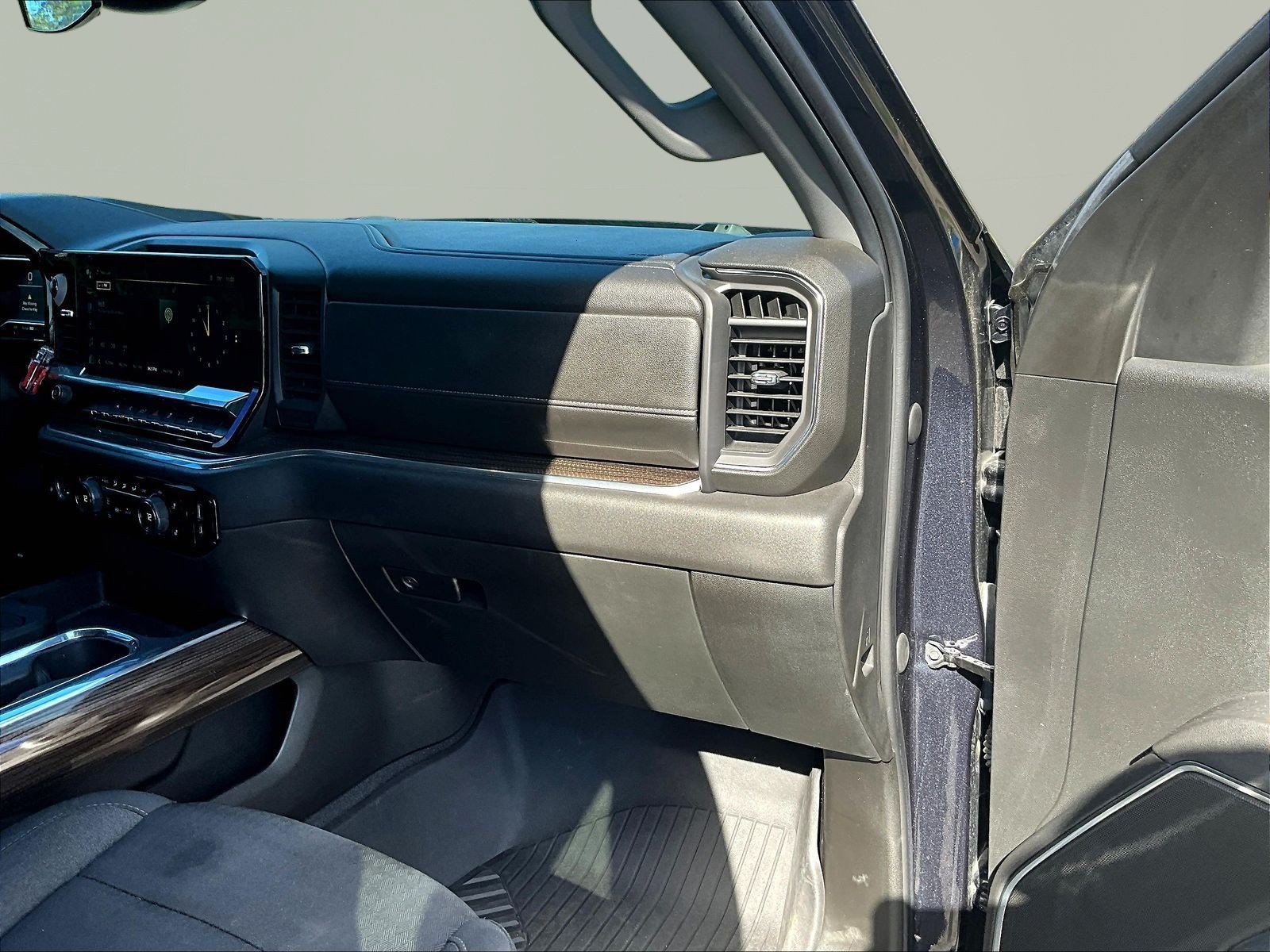 Used 2023 Chevrolet Silverado 1500 RST AWD/4WD image 27