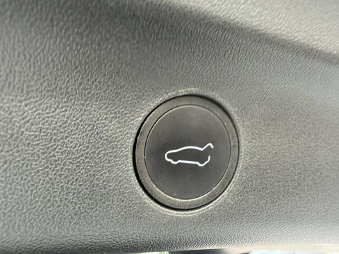 Used 2023 Tesla Model Y AWD image 41