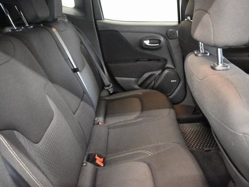 Used 2021 Jeep Renegade Latitude w/ Sun & Sound Group image 19