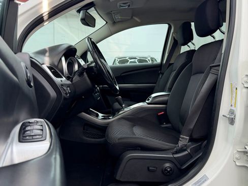 Used 2015 Dodge Journey SXT w/ Flexible Seating Group image 10