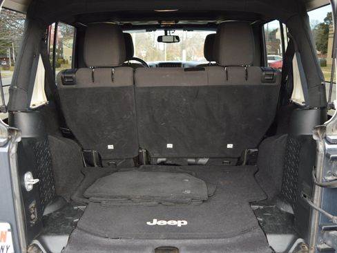 Used 2017 Jeep Wrangler Unlimited Sport w/ Quick Order Package 24S image 13