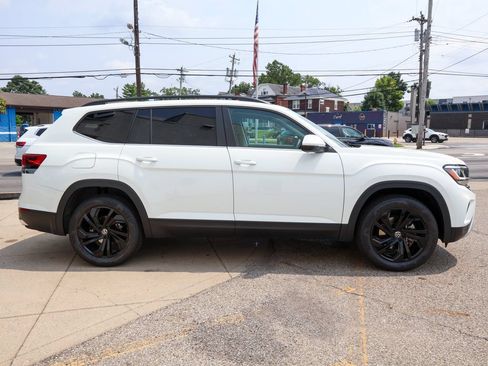 Used 2023 Volkswagen Atlas SE w/ Panoramic Sunroof Package AWD/4WD image 6