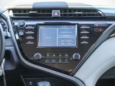 Used 2019 Toyota Camry LE FWD image 13
