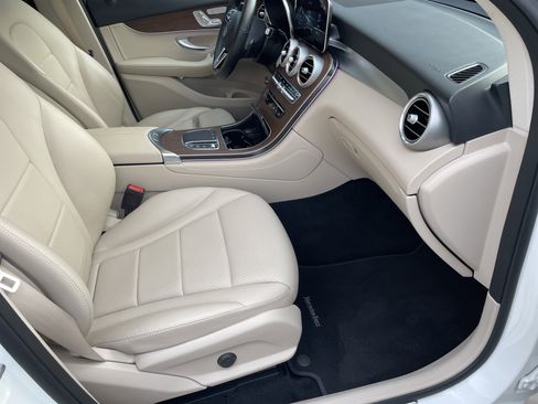 Certified 2021 Mercedes-Benz GLC 300 4MATIC image 50