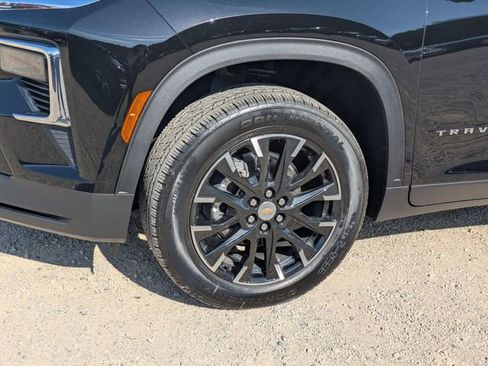 New 2026 Chevrolet Traverse LT w/ Sun and Wheel Package image 7