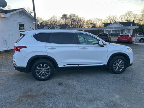Used 2019 Hyundai Santa Fe SE image 6