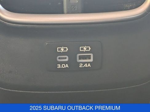 Used 2025 Subaru Outback Premium AWD/4WD image 17