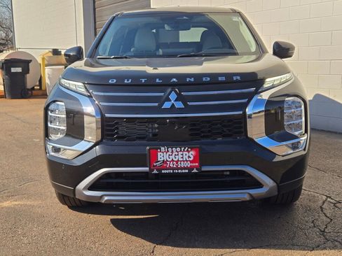 New 2026 Mitsubishi Outlander SE image 2
