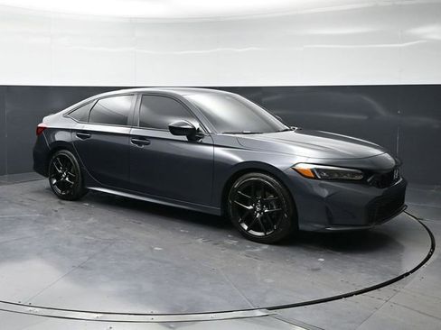 Used 2025 Honda Civic Sport image 3