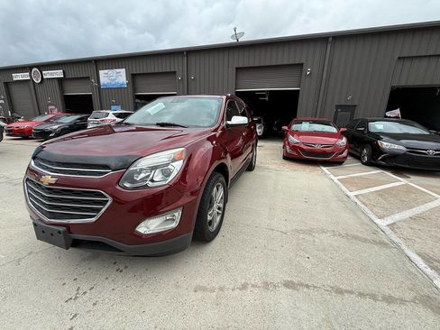 Used 2017 Chevrolet Equinox Premier w/ Enhanced Convenience Package image 5