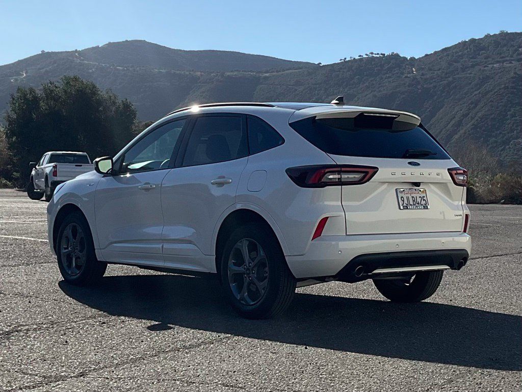 Used 2024 Ford Escape ST-Line Select w/ Tech Pack #1 AWD/4WD image 4
