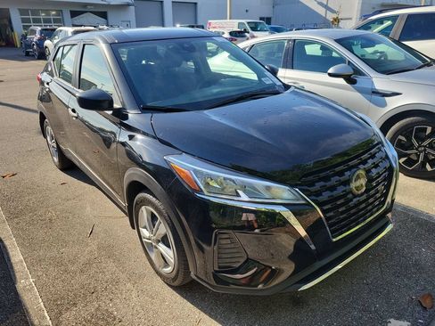 Used 2024 Nissan Kicks S FWD image 2