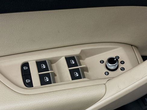 Used 2024 Audi Q5 2.0T Premium w/ Convenience Package image 15