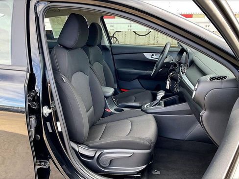Certified 2024 Kia Forte LXS image 7