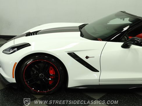 Used 2015 Chevrolet Corvette Stingray Coupe w/ Pacific Design Package RWD image 23
