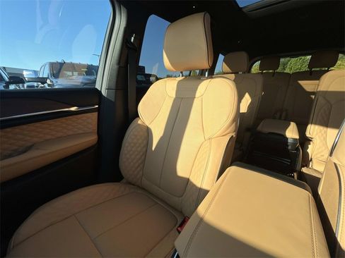 New 2025 Jeep Grand Cherokee L Summit w/ Obsidian Package image 32