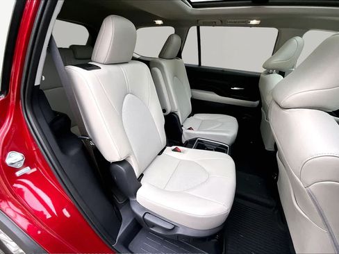 Used 2025 Toyota Grand Highlander FWD image 20
