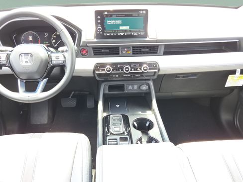 Certified 2025 Honda Pilot EX-L image 12