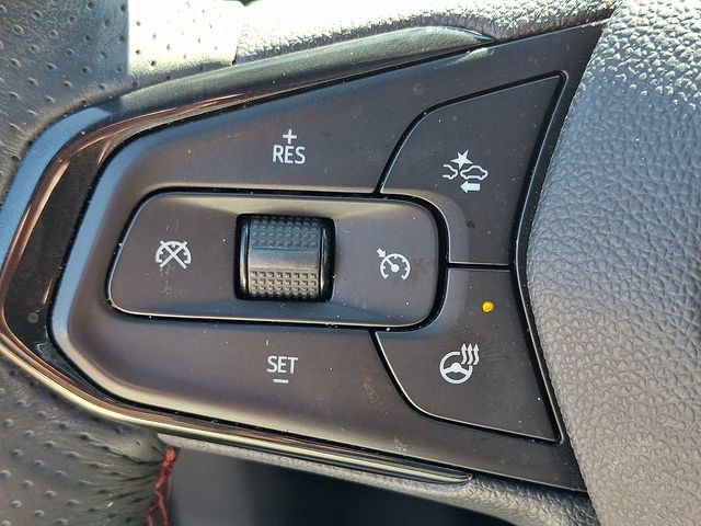 Used 2023 Chevrolet TrailBlazer RS w/ Sun and Liftgate Package FWD image 22