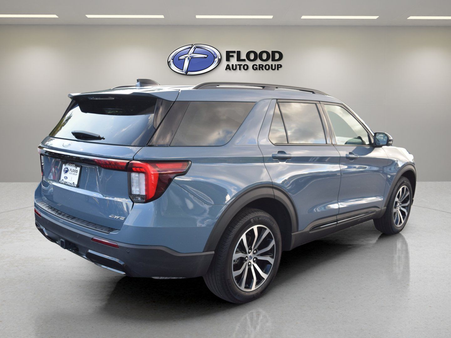 Used 2025 Ford Explorer ST-Line AWD/4WD image 4