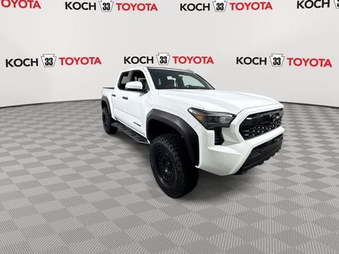 New 2025 Toyota Tacoma TRD Off-Road AWD/4WD image 2