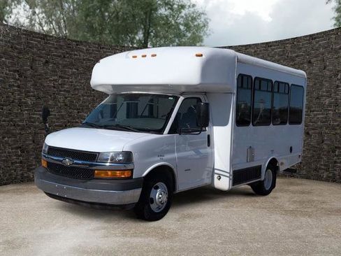 Used 2015 Chevrolet Express 3500 w/ Shuttle Bus Package RWD image 11